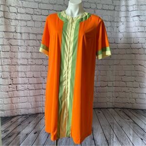 Vintage JCPenney loungewear red whtie blue Plush Colorblock Robe 1970s Zip Down